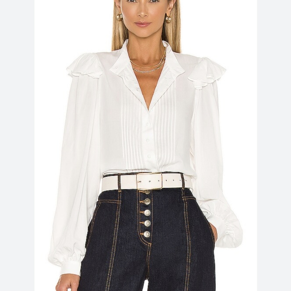 Nwt Selkie  tuxedo blouse color swan size small